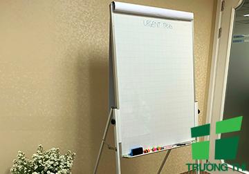 Bảng Flipchart chân gấp giá rẻ tại TpHCM